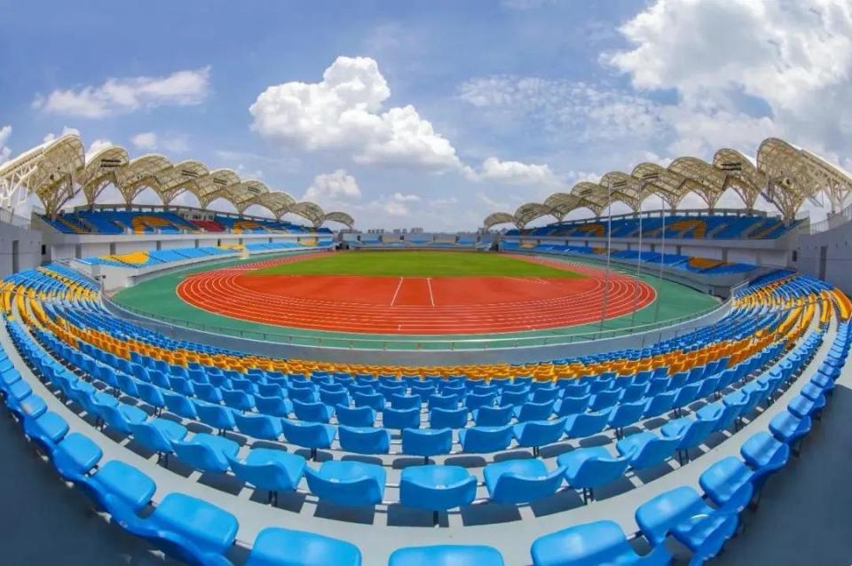 顶棚也正进, 马上进入屏, 观赛区域